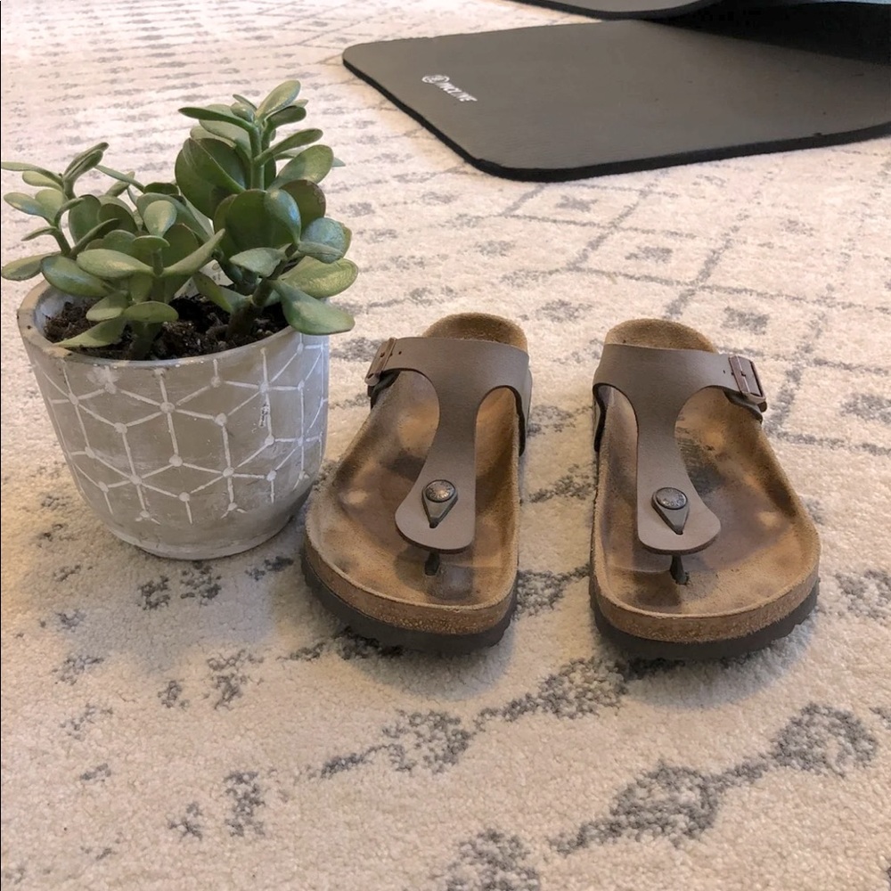 Birkenstock Gizeh size 38 worn once!